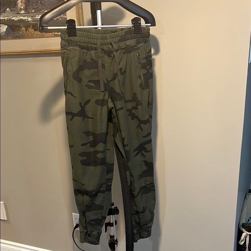 Aritzia TNA Olive Green Jogger Pants